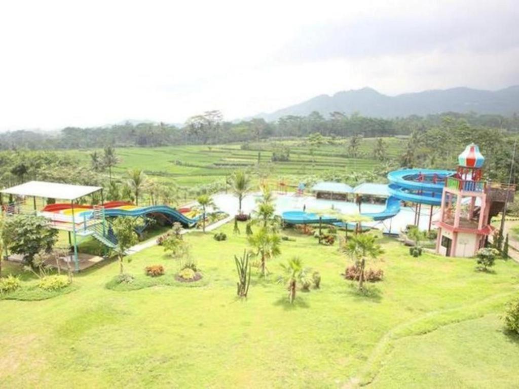 Green Valley Resort Пурвокерто Екстер'єр фото